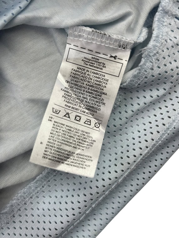 T-shirt sportiva da donna Adidas azzurra con dettagli in mesh