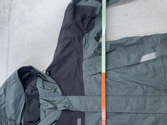 COLUMBIA ANORAK MINIMAL VERDE UOMO PRE OWNED M