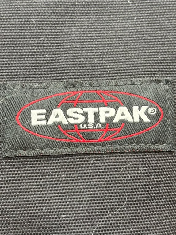 EASTPAK MESSENGER BAG MINIMAL NERO UNISEX PRE OWNED