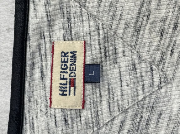 Y2K HILFIGER DENIM ΜΠΛΟΥΖΑ ΜΕ ΤΣΕΠΗ MINIMAL ΓΚΡΙ ΓΥΝΑΙΚΕΙΟ PRE OWNED L