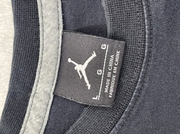 JORDAN GRAPHIC TEE BLACK MEN PRE OWNED L