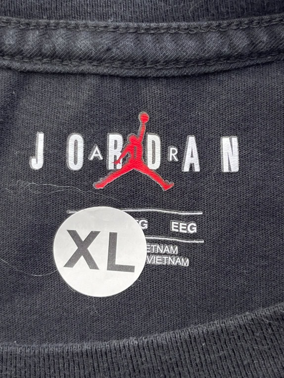 JORDAN GRAPHIC TEE STREETWEAR NAVY MEN PRE OWNED XL