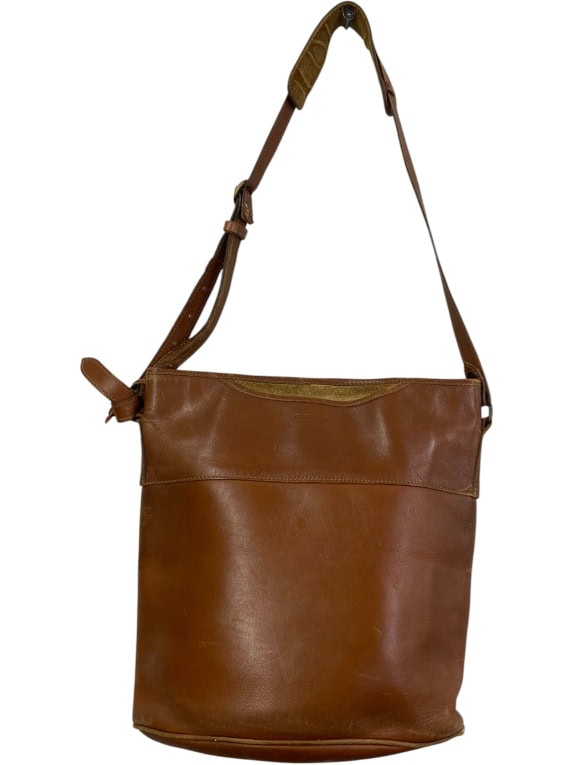 Καφέ Δερμάτινη Shoulder / Crossbody Τσάντα με Μακρύ Λουράκι