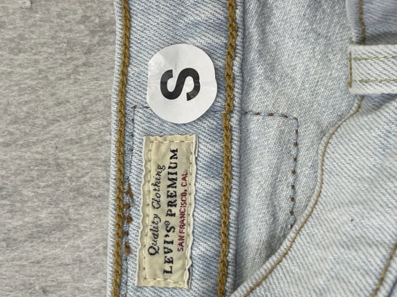 LEVIS DENIM SHORTS VINTAGE WASHED LIGHT BLUE WOMENS PRE OWNED S
