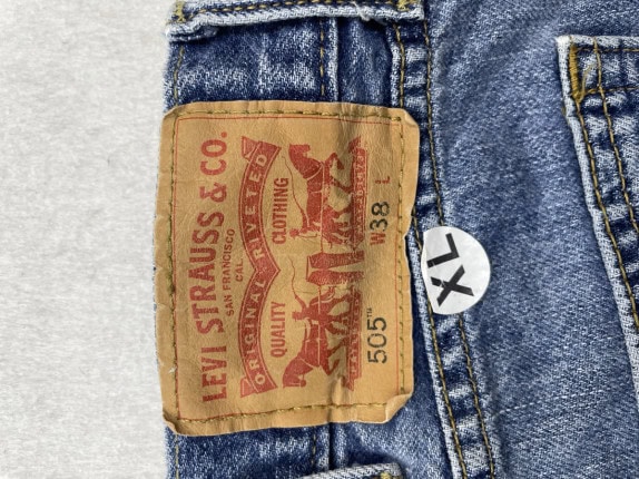 LEVI STRAUSS & CO DENIM SHORTS VINTAGE BLUE MENS PRE OWNED XL