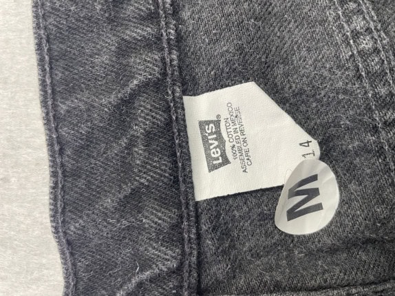 LEVIS DENIM SHORTS CLASSIC WASHED BLACK WOMAN PRE OWNED M