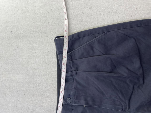 L L BEAN CLASSIC SHORTS NAVY WOMEN PRE OWNED L