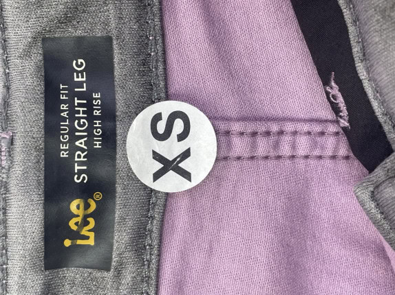 LEE PANTS LILAC WOMEN PRE OWNED XS