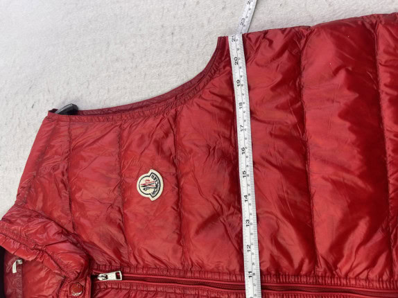 MONCLER ΑΜΑΝΙΚΟ ΜΠΟΥΦΑΝ ΜΕ ΚΑΠΙΤΟΝΕ ΚΟΚΚΙΝΟ ΑΝΤΡΙΚΟ PRE OWNED S