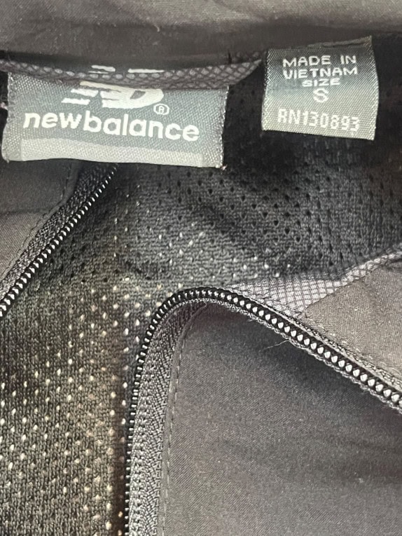 NEW BALANCE ΑΝΤΙΑΝΕΜΙΚΟ ΜΠΟΥΦΑΝ SPORTSWEAR ΜΑΥΡΟ ΑΝΤΡΙΚΟ PRE OWNED S