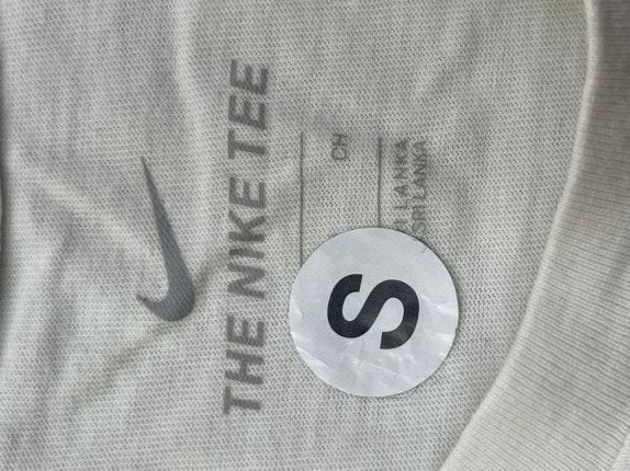 NIKE GRAPHIC TEE MINIMAL WHITE UNISEX PRE OWNED S