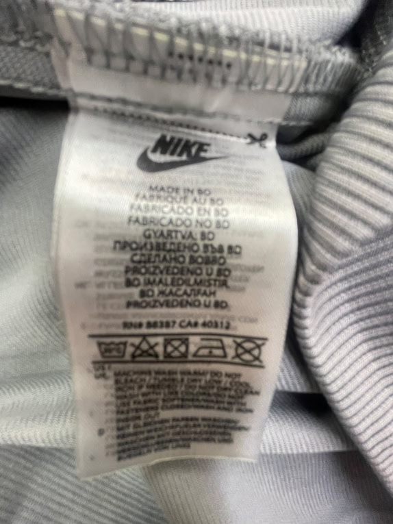 NIKE ΖΑΚΕΤΑ ΦΟΥΤΕΡ ΜΕ ΦΕΡΜΟΥΑΡ LOGO TAPE ΓΚΡΙ ΑΝΔΡΙΚΗ 4XL