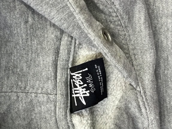 STUSSY FELPA CON CAPPUCCIO MINIMAL GRIGIO UOMO PRE OWNED S