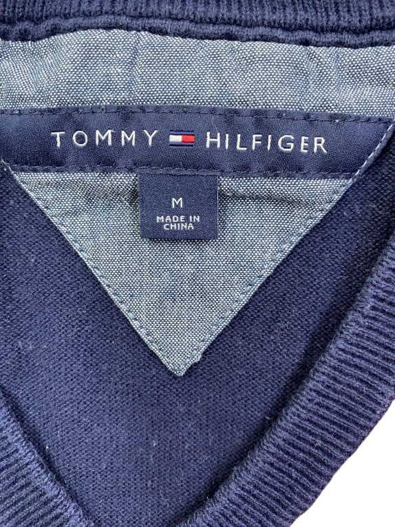 TOMMY HILFIGER ΠΛΕΚΤΗ ΜΠΛΟΥΖΑ V-NECK ARGYLE PATTERN ΜΠΛΕ/ΚΟΚΚΙΝΟ ΑΝΔΡΙΚΟ M