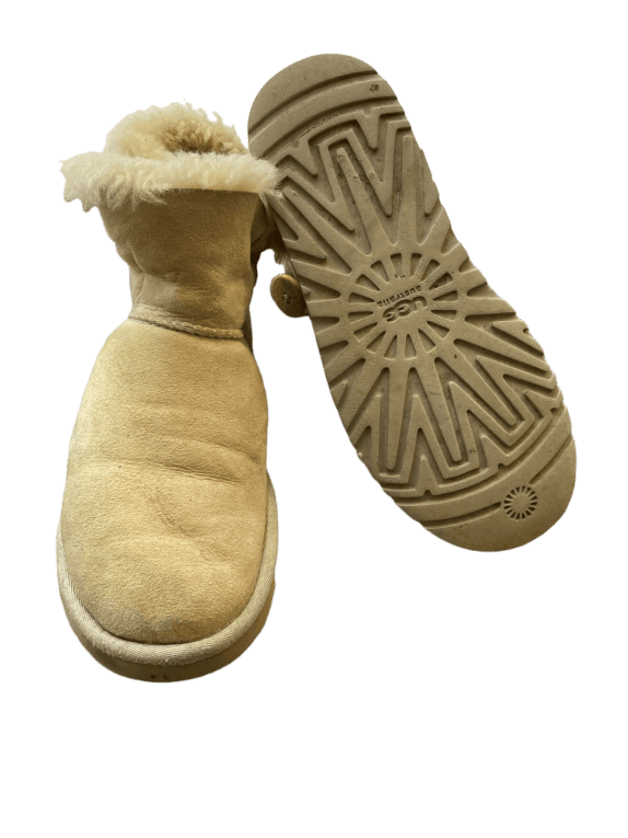 UGG BOOT CLASSIC BEIGE WOMEN PRE OWNED EU 37