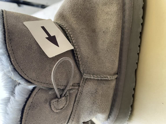 UGG BOOTS BEIGE WOMENS PRE OWNED EU 37
