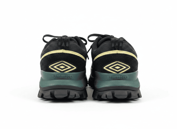 UMBRO SNEAKERS ATHLETIC BLACK MEN PRE OWNED No 43