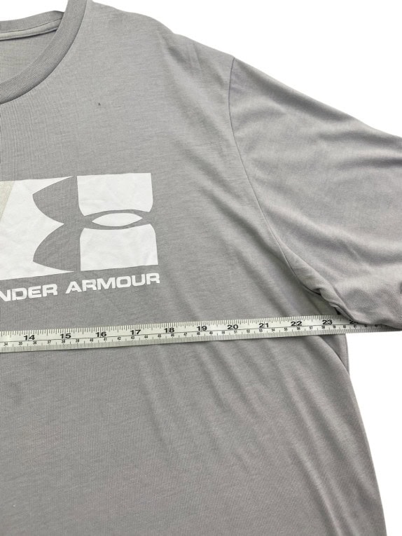 UNDER ARMOUR GRAPHIC TEE MINIMAL GREY MEN PRE OWNED XL