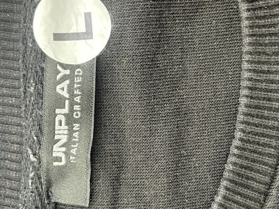 UNIPLAY CREWNECK GRAPHIC BLACK MEN PRE OWNED L