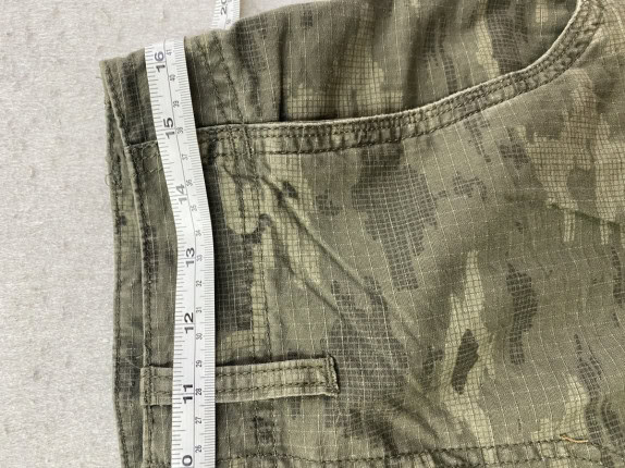 URBAN OUTFITTERS CARGO SHORTS CAMO OLIVA UOMO PRE OWNED S