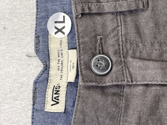 VANS SHORTS MINIMAL GREY MEN PRE OWNED XL