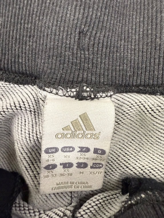 VINTAGE ADIDAS ΦΟΡΜΑ ΜΕ ΛΟΓΟΤΥΠΟ ΣΚΟΥΡΟ ΓΚΡΙ XS