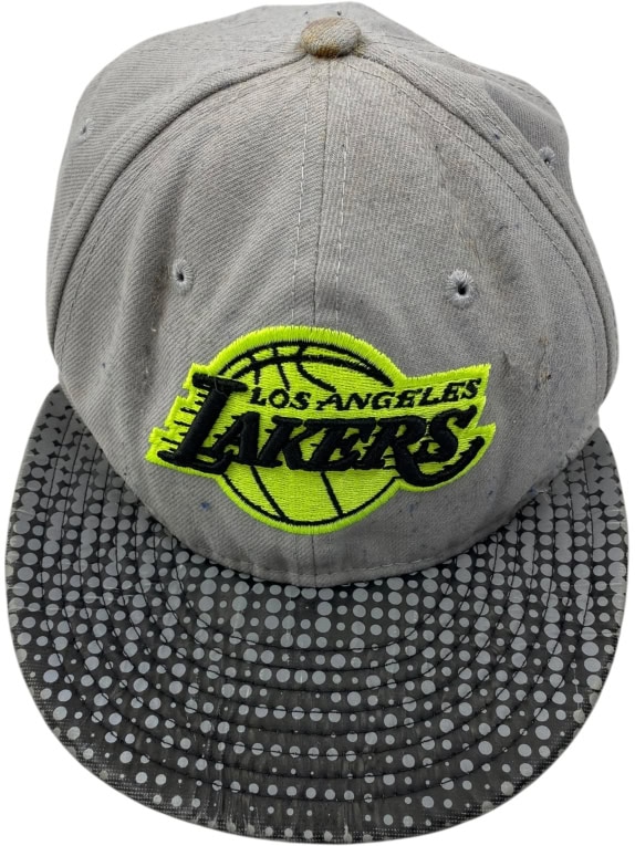 VINTAGE LOS ANGELES LAKERS ΚΑΠΕΛΟ ΜΕ ΚΕΝΤΗΤΟ ΛΟΓΟΤΥΠΟ ΓΚΡΙ UNISEX ONE SIZE