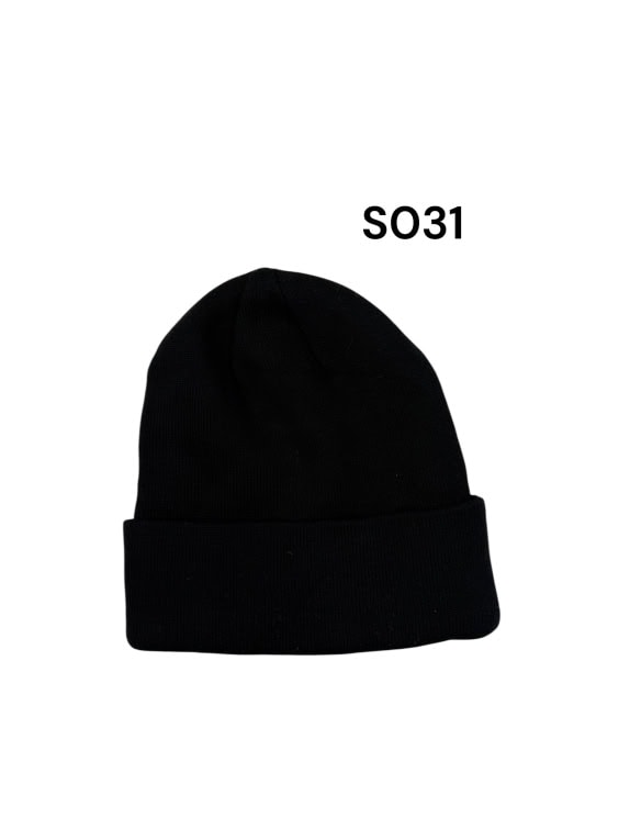 VINTAGE BLACK BEANIE WITH METAL LOGO "LA"