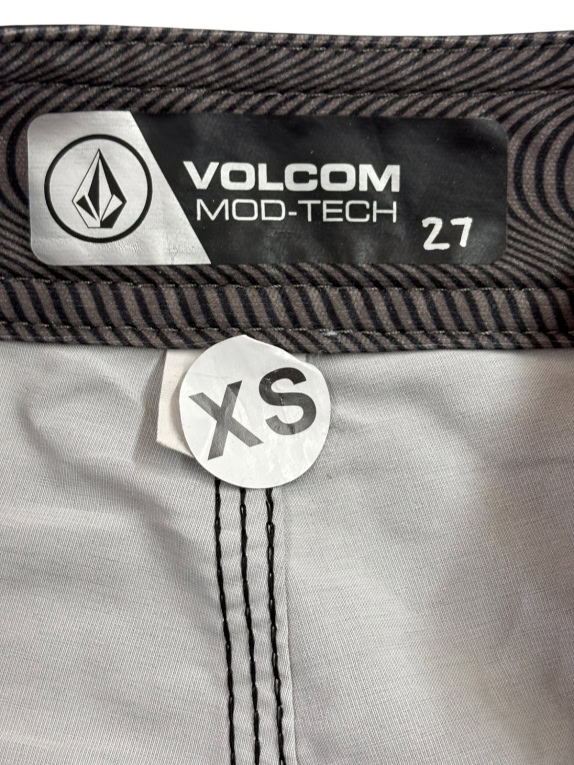 VOLCOM BOARDSHORTS SURF BLACK MENS PRE OWNED XS