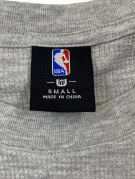 NBA MAGLIA A MANICHE LUNGHE GRAPHIC GRIGIO UOMO PRE OWNED S