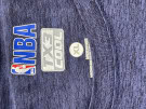 NBA ΤΣΟΛΑΚΙ ΜΠΛΟΥΖΑ ΜΕΓΑΛΟ LOGO ΜΠΛΕ ΑΝΤΡΙΚΟ PRE OWNED XL
