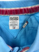 TOMMY HILFIGER DENIM ΜΠΛΟΥΖΑ POLO ΜΕ ΛΟΓΟΤΥΠΟ ΣΙΕΛ ΑΝΔΡΙΚΟ XL