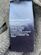 TOMMY HILFIGER ΠΛΕΚΤΗ ΜΠΛΟΥΖΑ ΜΕ ΚΟΥΜΠΙΑ ΣΤΟ ΛΑΙΜΟ ΓΚΡΙ ΑΝΔΡΙΚΗ S