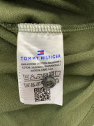 TOMMY HILFIGER POLO ΜΠΛΟΥΖΑ ΜΕ ΛΟΓΟΤΥΠΟ ΧΑΚΙ ΑΝΔΡΙΚΗ M