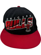 CAPPELLO SNAPBACK VINTAGE CHICAGO BULLS CON LOGO RICAMATO NERO/ROSSO DA UOMO TAGLIA UNICA